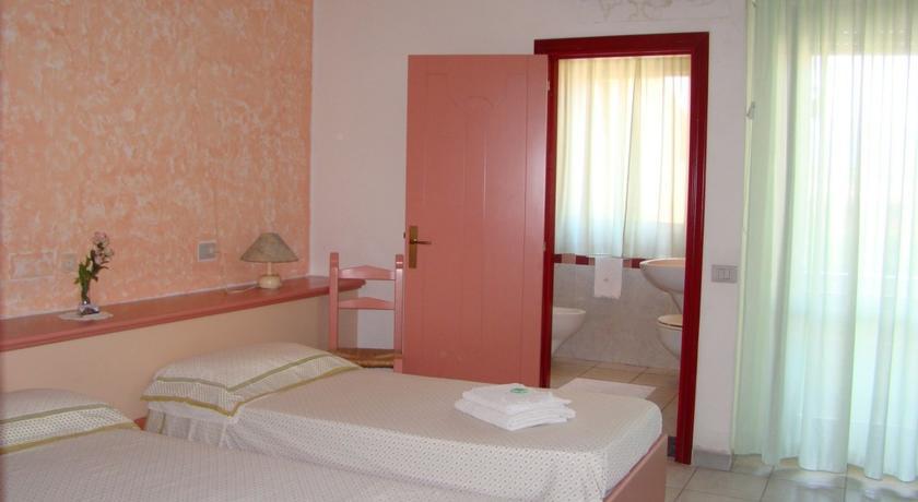S'Ustiarvu- Nuova Gestione Otel Cala Liberotto Dış mekan fotoğraf