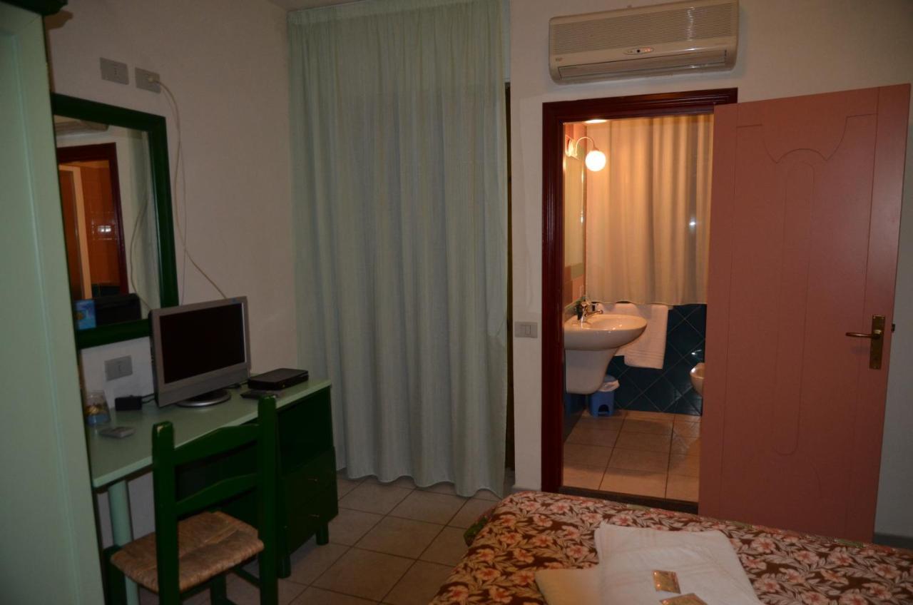 S'Ustiarvu- Nuova Gestione Otel Cala Liberotto Dış mekan fotoğraf