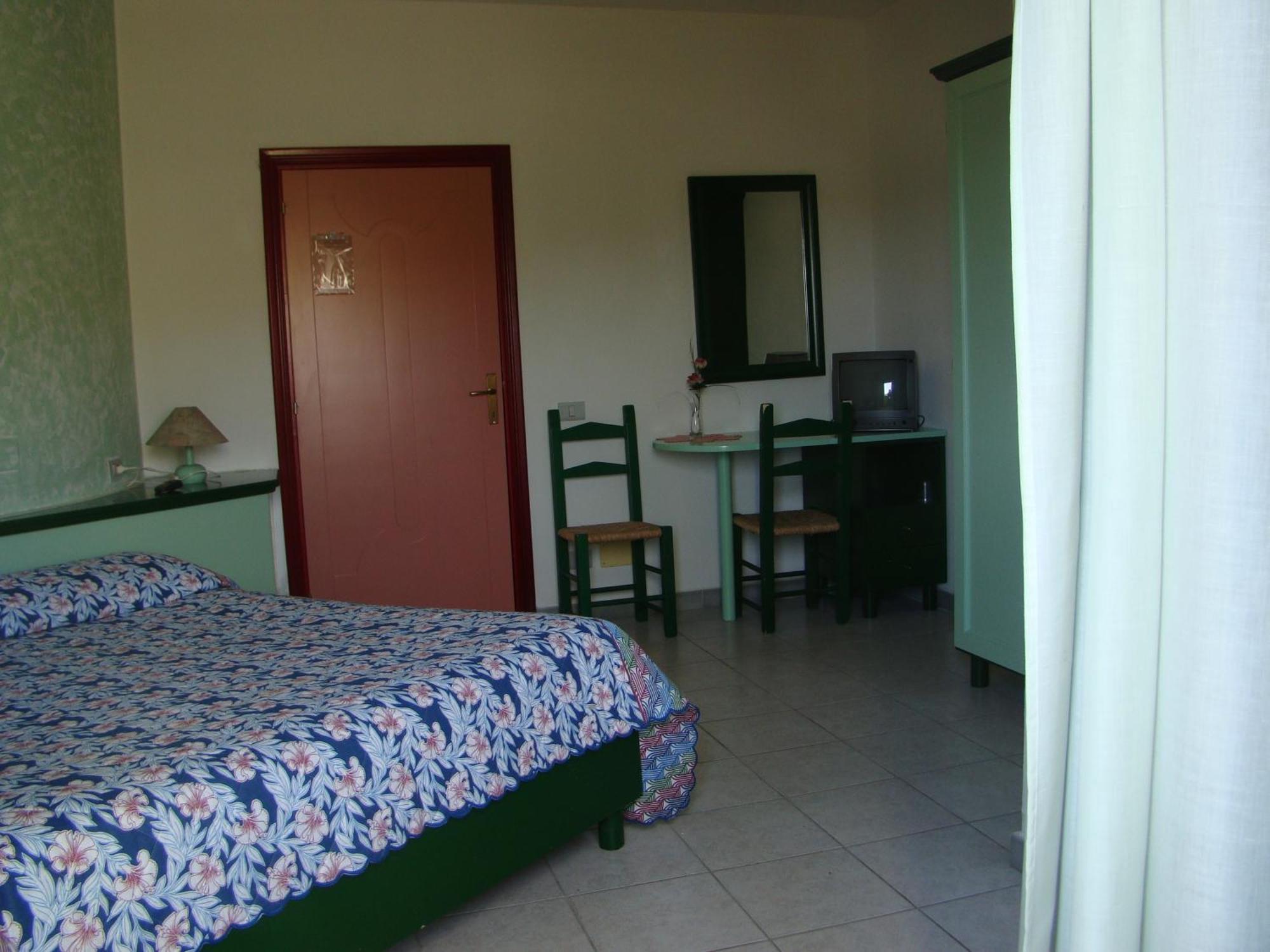 S'Ustiarvu- Nuova Gestione Otel Cala Liberotto Dış mekan fotoğraf